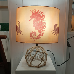 Lampe à poser - décor hippocampe et pied en verre allumé